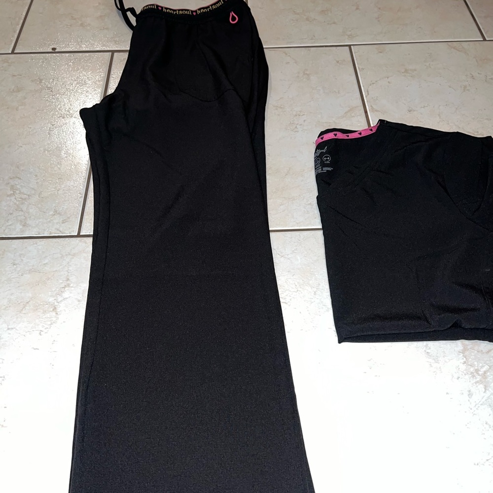 heartsoul scrubs woman